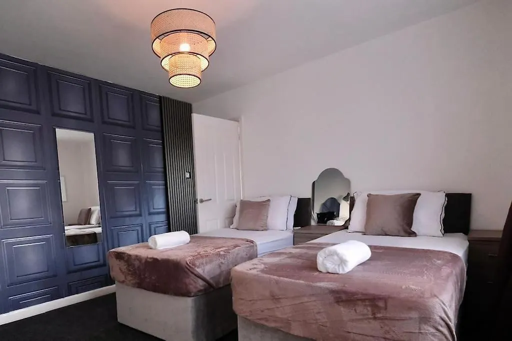 Wilton Retreat- Hot Tub, Pool Table, Parking Apartment Southampton United Kingdom