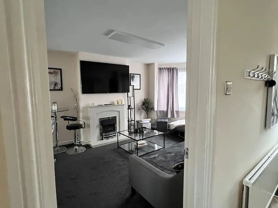 Wilton Retreat- Hot Tub, Pool Table, Parking Apartment Southampton